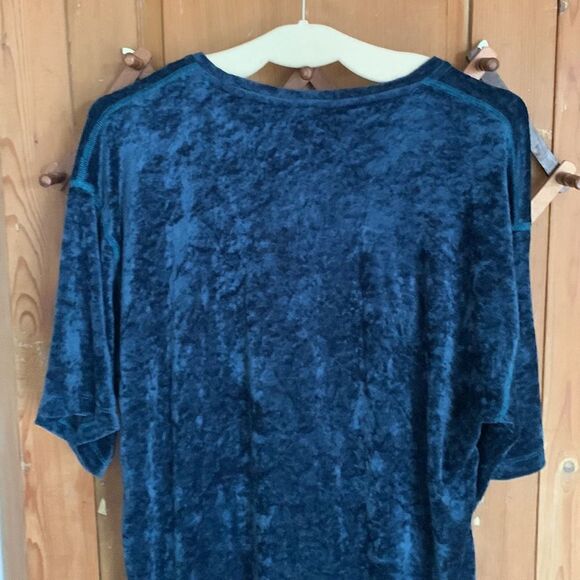 Free People blue/green crushed velvet long short sleeve tunic tee - Picture 7 of 8